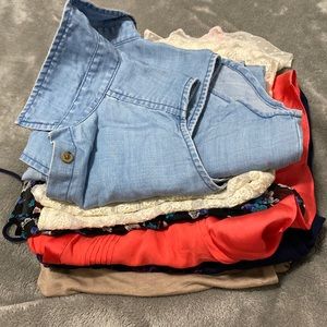 Lot of six American Eagle XS beautiful shirts in great condition.